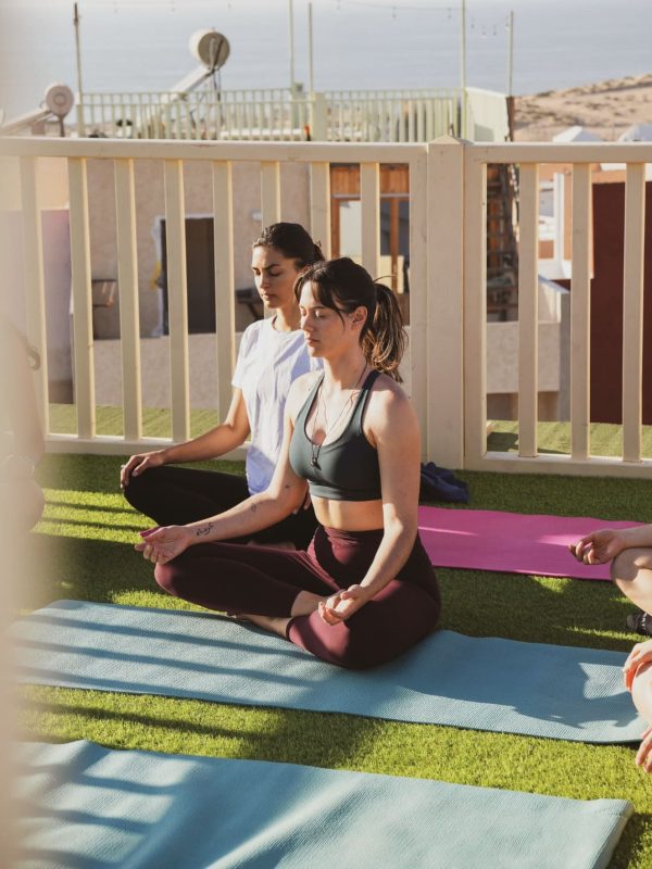 retiros de yoga con nira en vic2